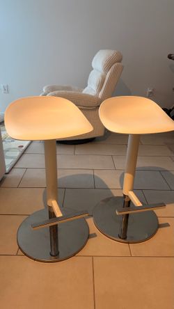 Bar stool