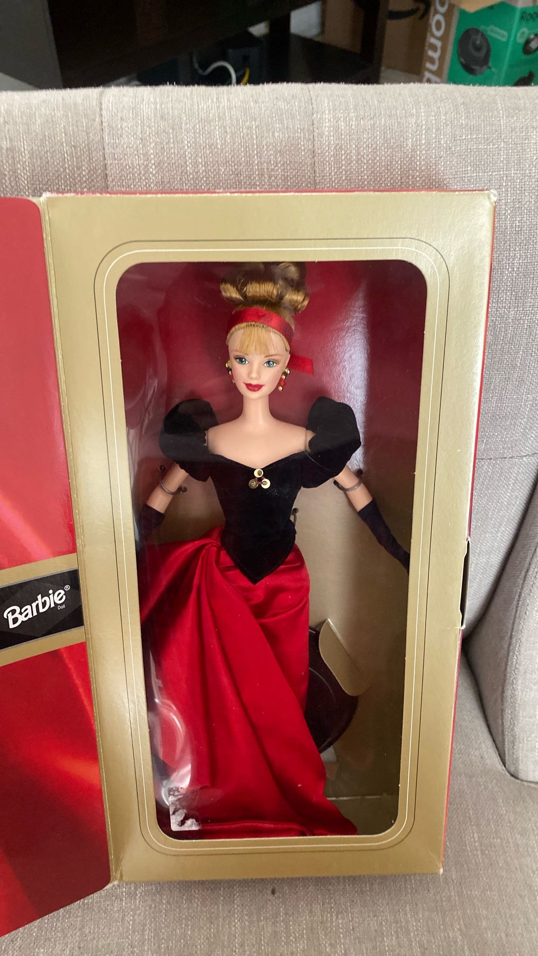 1998 Avon Exclusive Winter Barbie