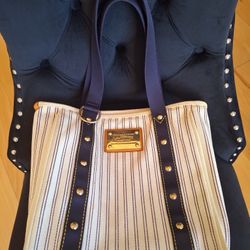 100% Authentic Louis Vuitton Used Bag 11x11x3.5 
