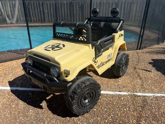 Toyota FJ Cruiser 12V Kids Electric Ride-On
