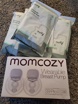 New Mom Cozy Electric Pump & Milk storage bags sealed