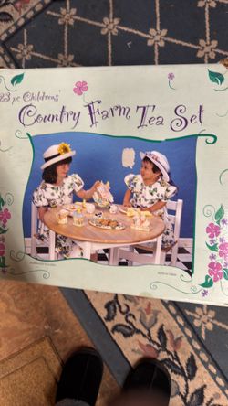 23 piece Country Farm Tea Set