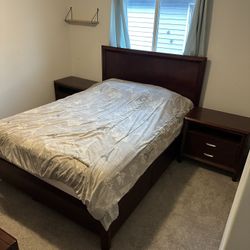 NICE 5 Piece Queen Bedroom Set With Storage! 