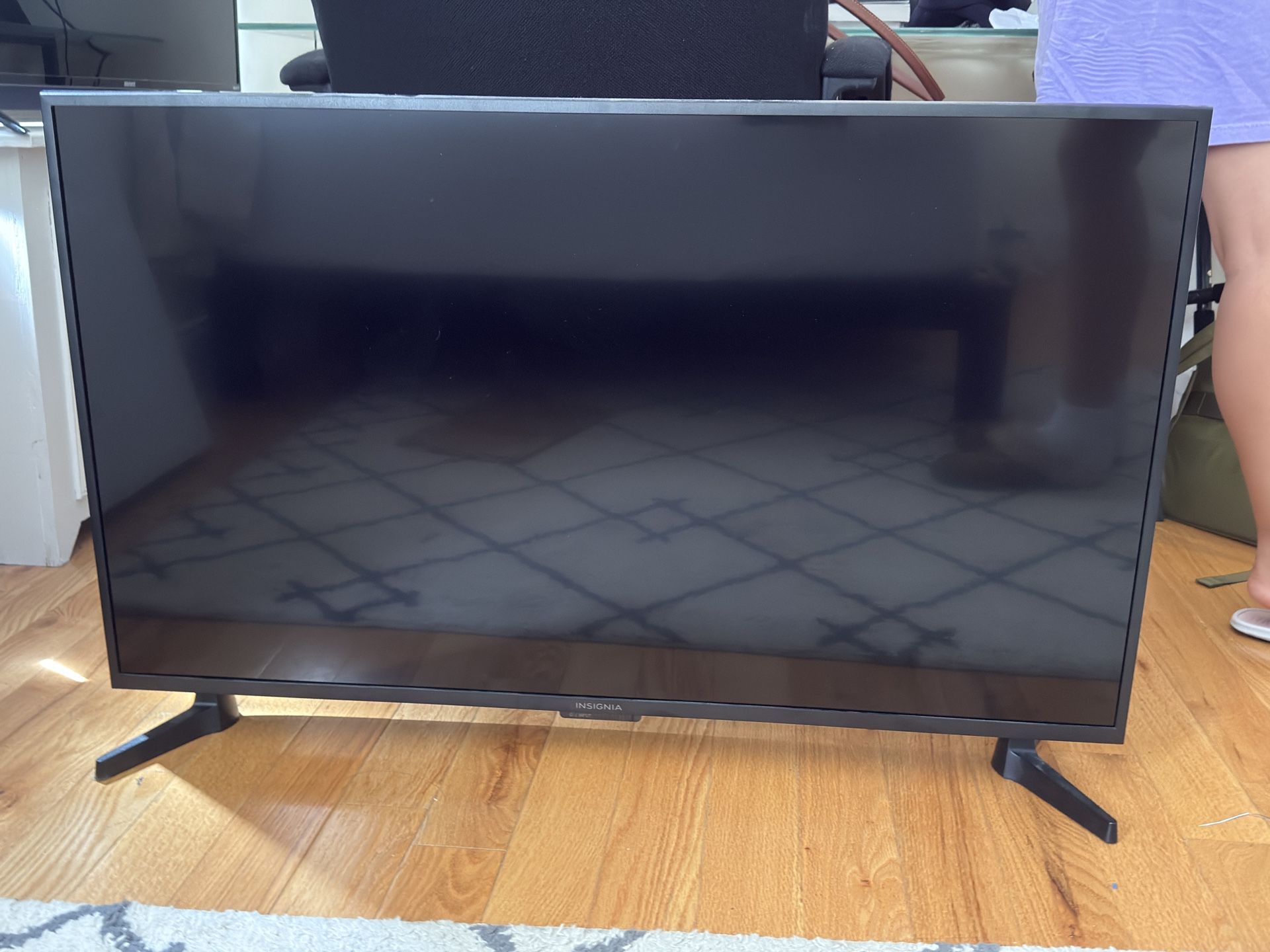 Insignia 43” TV