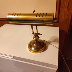 Vintage brass banker lamp$40 excellent condition