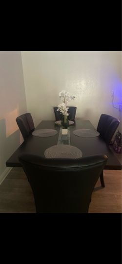 Dining room table