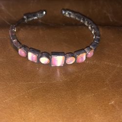 Vintage cat’s-eye cuff bracelet