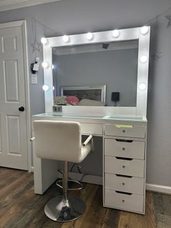 Hollywood Makeup Vanity + Chair