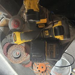 Dewalt griinder, Batteries & Charger, Flashlight, And Accessories 