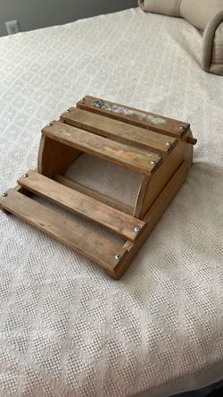 Child’s bench for dolls or toys