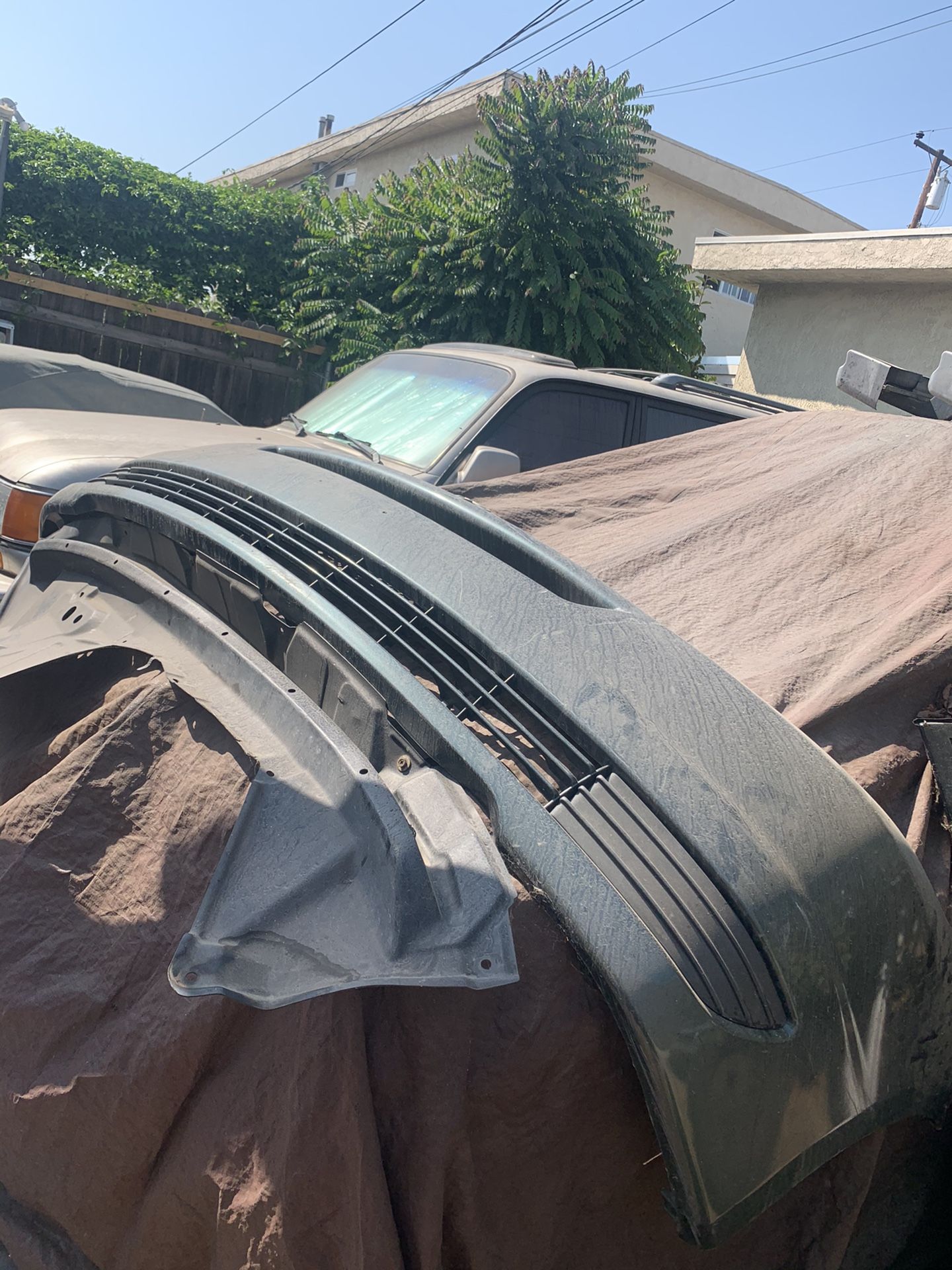 2005 Toyota Sienna front bumper