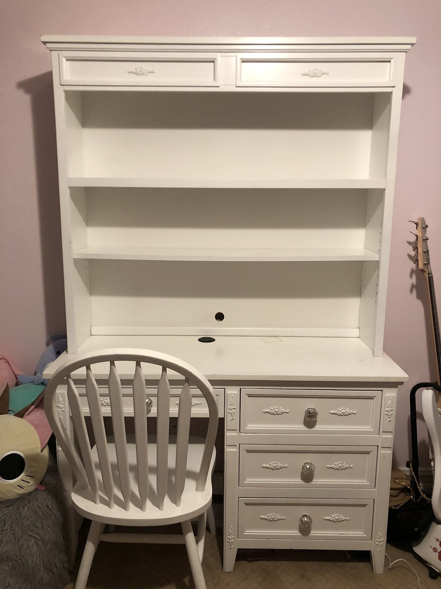Solid White Desk with Hutch 