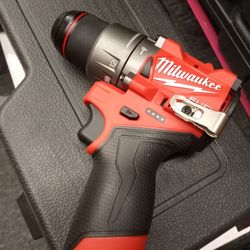 MILWAUKEE M12 FUEL BRUSHLESS 1/2" HAMMER / DRIVER ( TOOL ONLY )