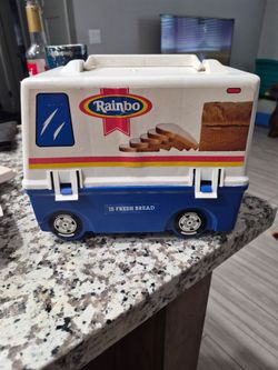 Rainbow bread lunch box plastic