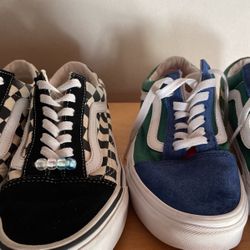 2 Pairs Of Vans Size 7 Women’s
