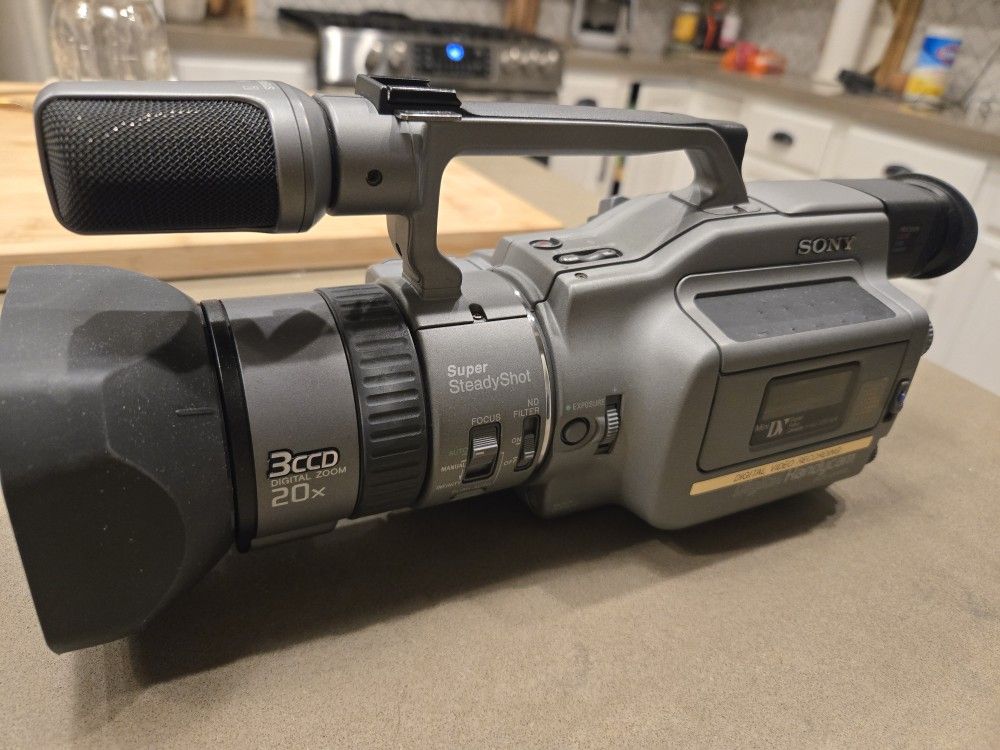 sony camcorder DCR-VX1000