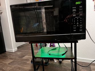 Black Countertop Microwave Oven