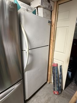 Used Frigidaire Refrigerator 