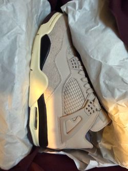 Jordan 4 A Ma Maniere size 9.5M DS