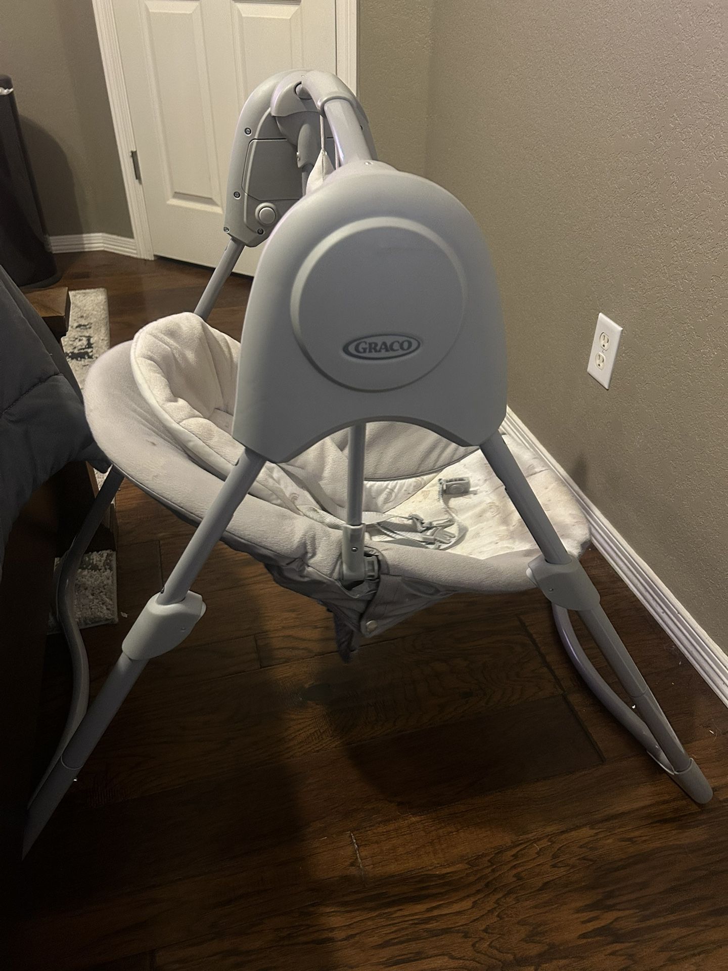GRACO BABY SWING