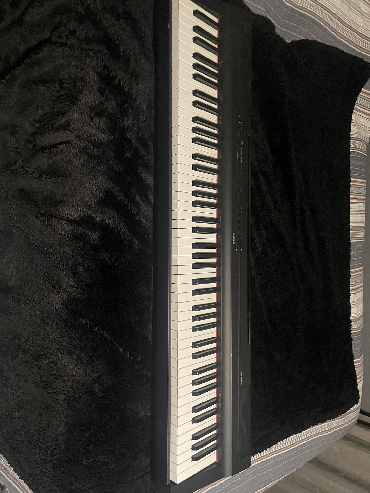 Yamaha P-125