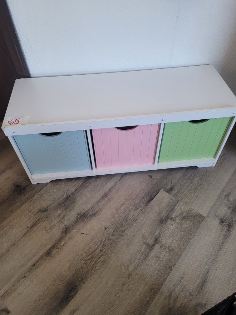 KidKraft Nantucket Wooden Storage Bench with Three Bins and Wainscoting Detail - Pastel, Gift for Ages 3+
