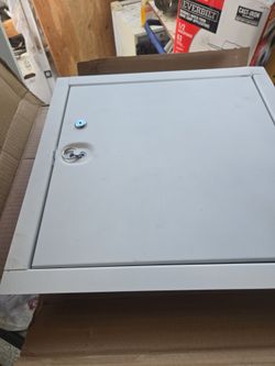 White Metal Lockbox with Key
