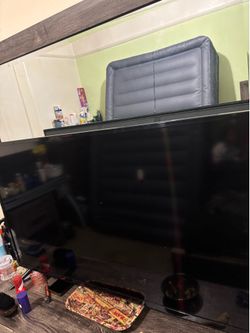 65 in flat screen  power shortage cuts on and shuts off taking best offer