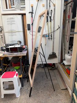 Standing mirror
