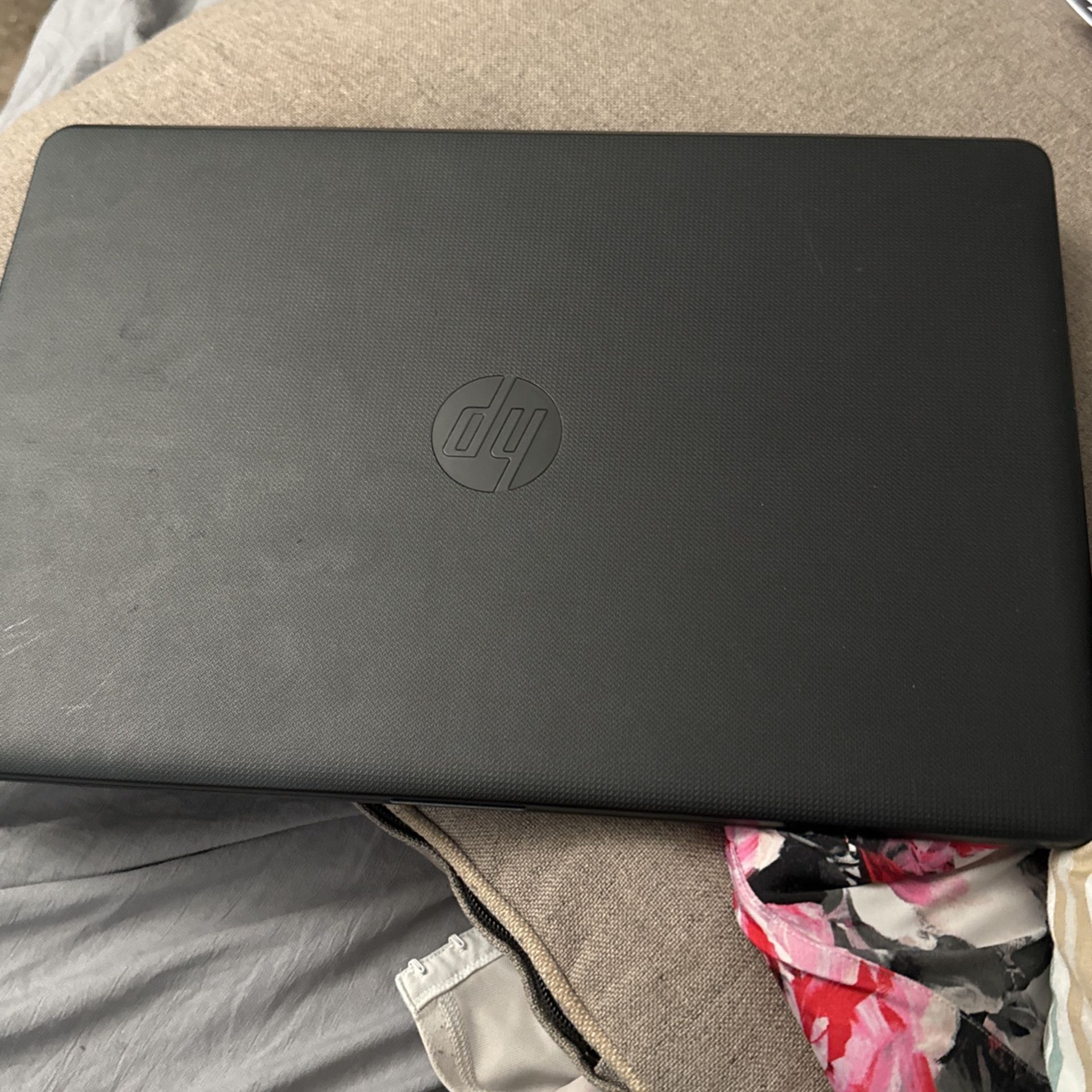 Black Hp Laptop (READ DESCRIPTION‼️)
