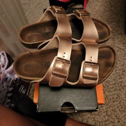 Youth Size 30(12) Birkenstock Rose Gold