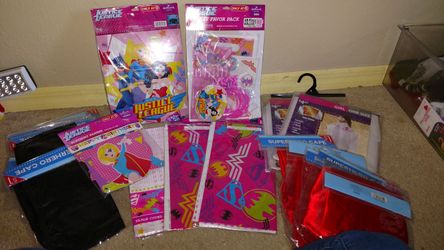 Hallmark Justice League Girls Party Lot