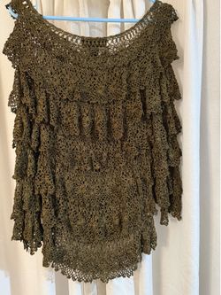 Women’s knit blouse olive green color almost new
