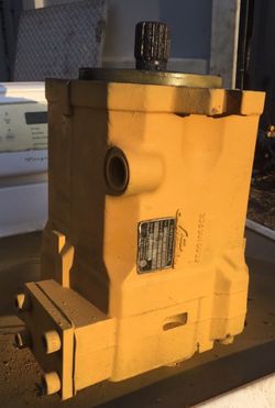 Cat D7-ll Hydraulic pump