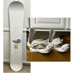 Union Trilogy Women’s Bindings & Liquid All White Snowboard 151 