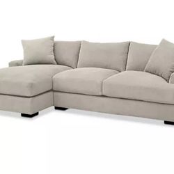 Modern Couch – Excellent Condition – Barely Used