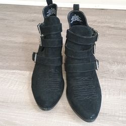 Ladies Shoes - Black Suede - 8.5 Size