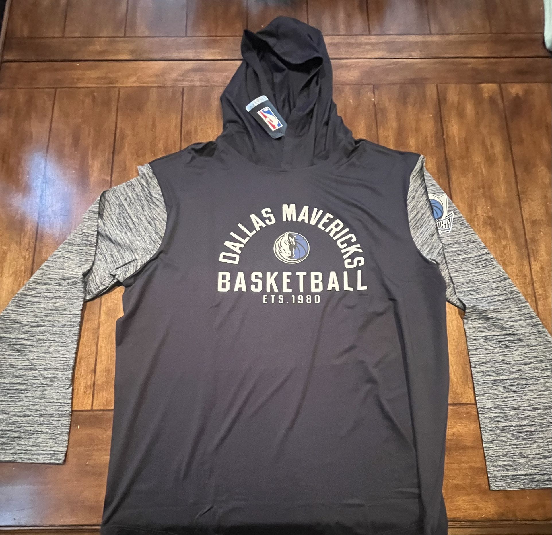 Dallas Mavericks Dri-Fit Long sleeved Hooded Adult XL NWT