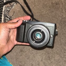 Lumix GX85