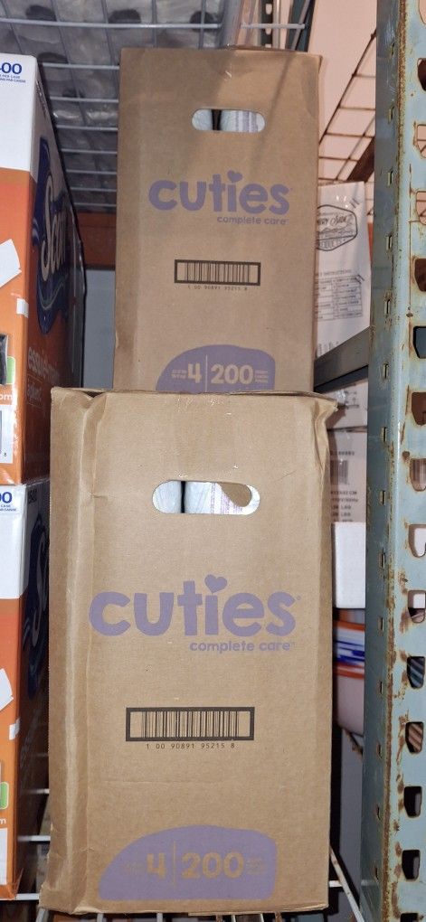 Cuties Size 4 Diapers 200 Count