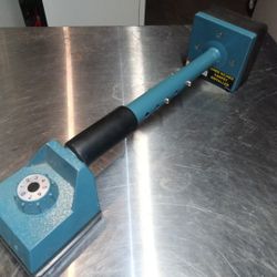 KEE KICKER CARPET INSTALLER