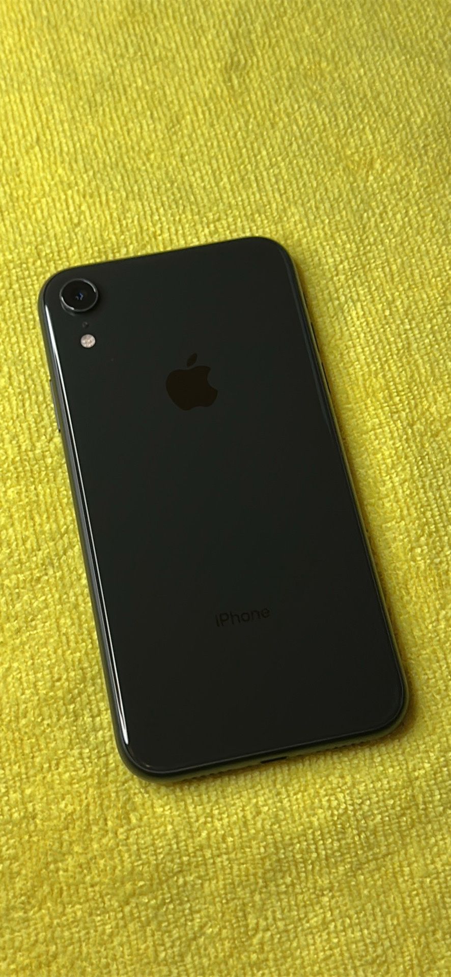 iPhone XR 64gb UNLOCKED