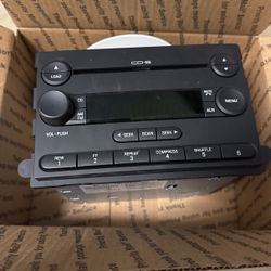 2006 Ford Double DIN CD / Stereo 