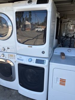 Maytag Stackable Washer and gas dryer Excellent working condition Heavy duty Commercial quality W27 D31.5 H76 Washer 4.5 cu ft Dryer 7.4 cu ft 3