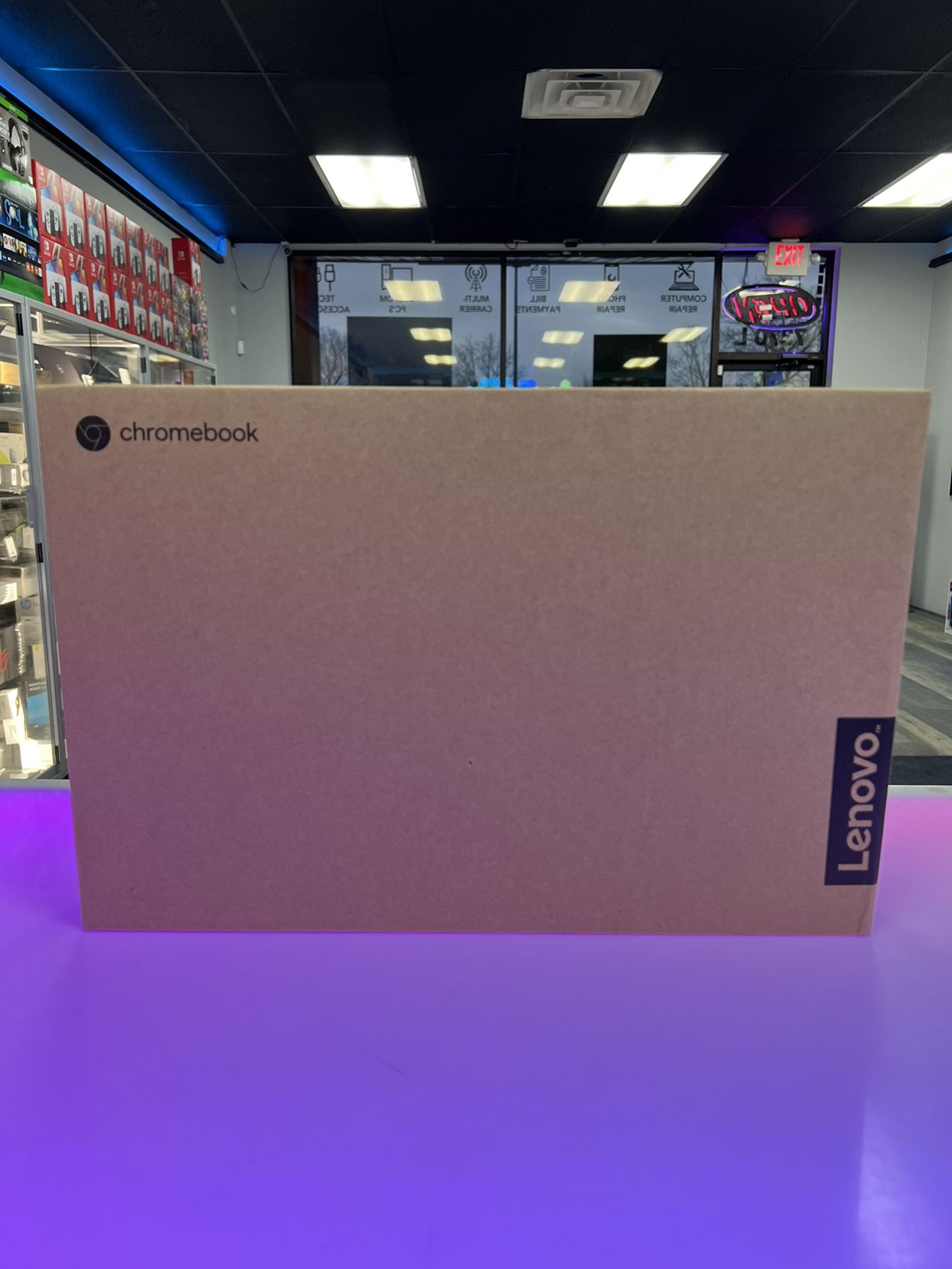 Lenovo 14” Chromebook S330 - 32GB Storage - 4GB RAM - Brand New
