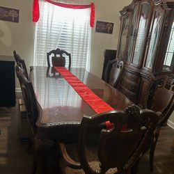 Dining Room Set  With 6 Chairs And 2 Leafs
