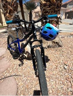 Specialized Hotrock Kids Mountain Bike + NEW Helmet Included