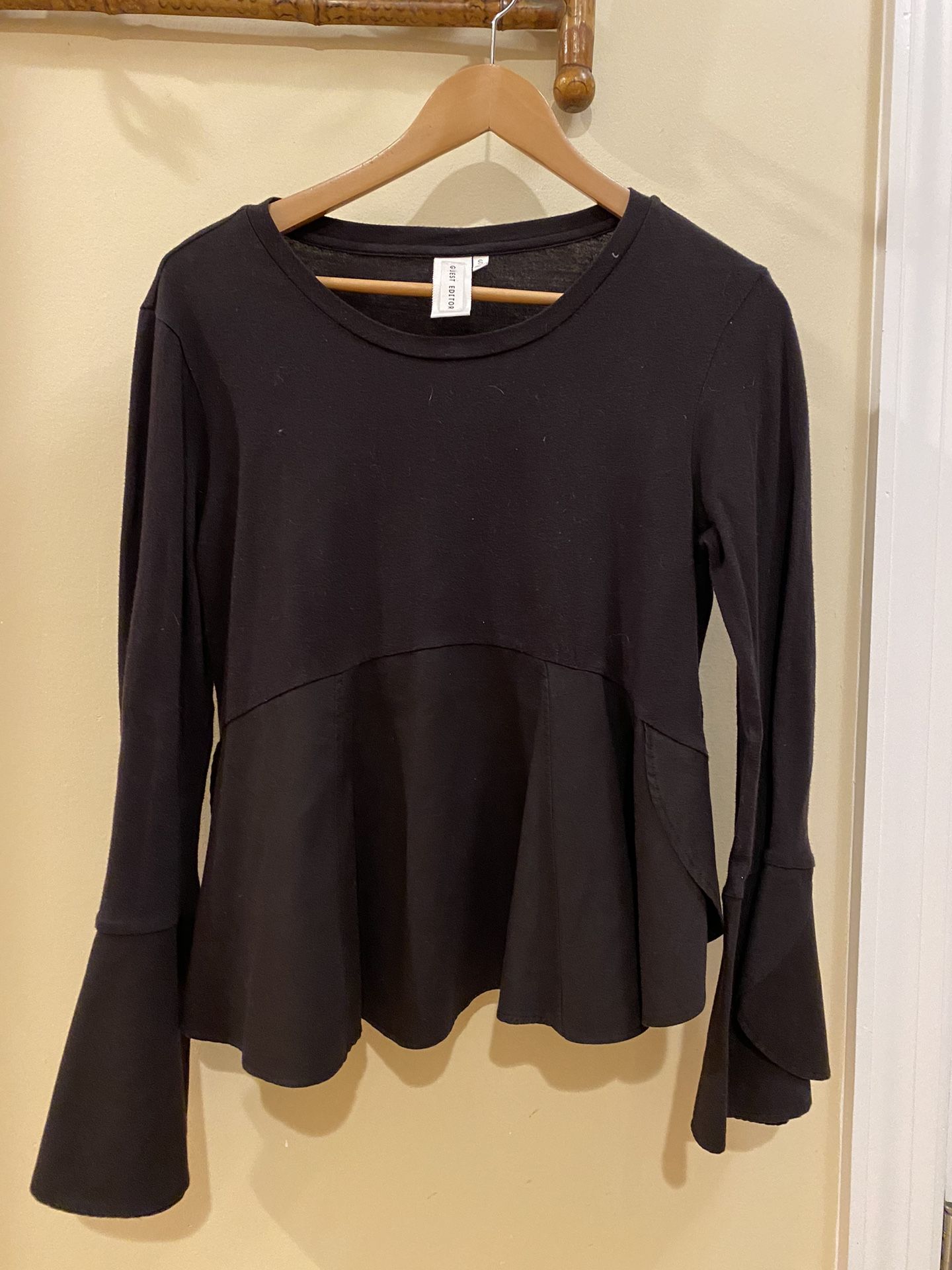 Women’s Black Tunic With Flared Sleeves And Waist