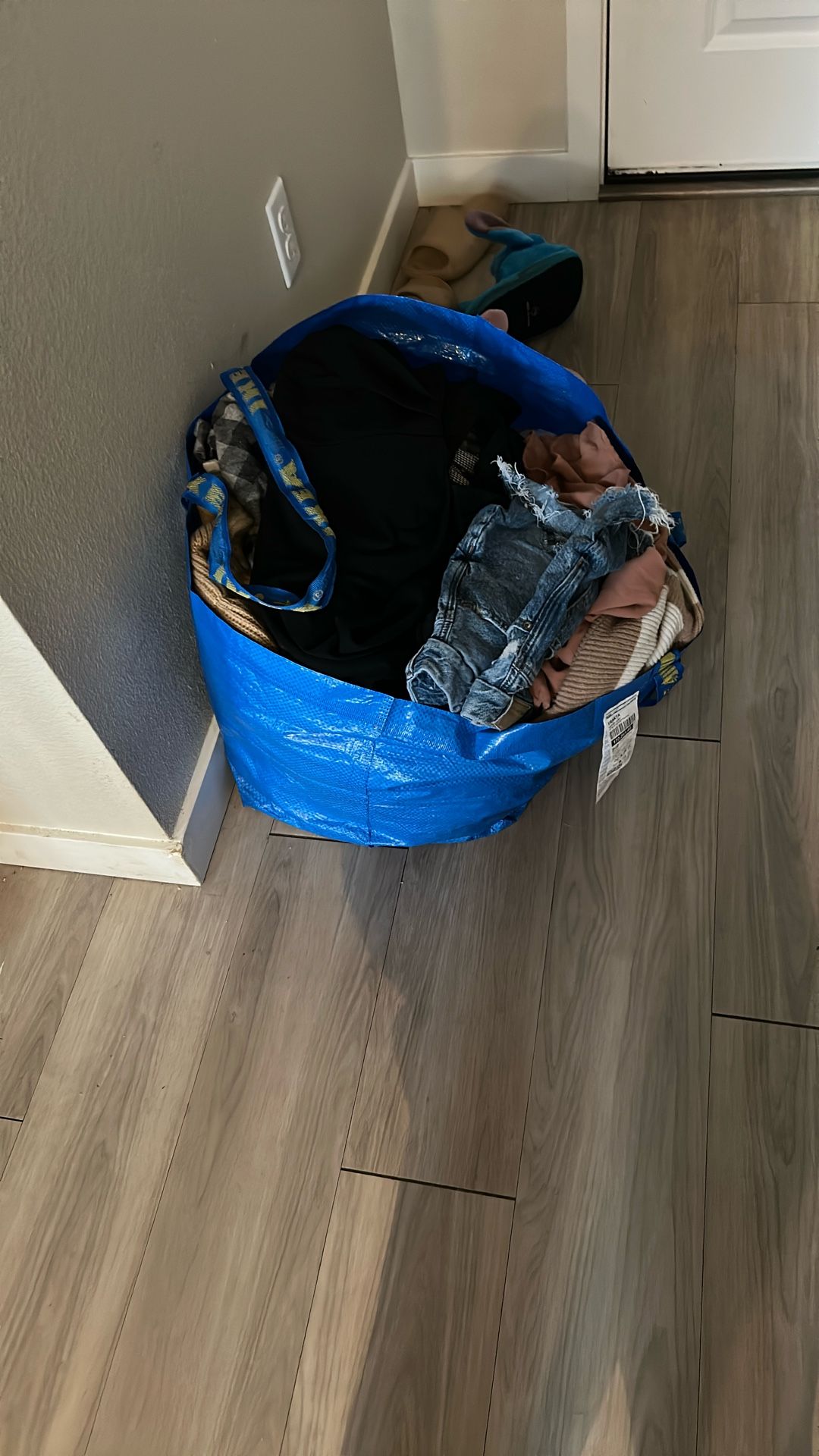 S-m Woman’s Clothes 