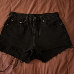 Black Levi’s 501 shorts